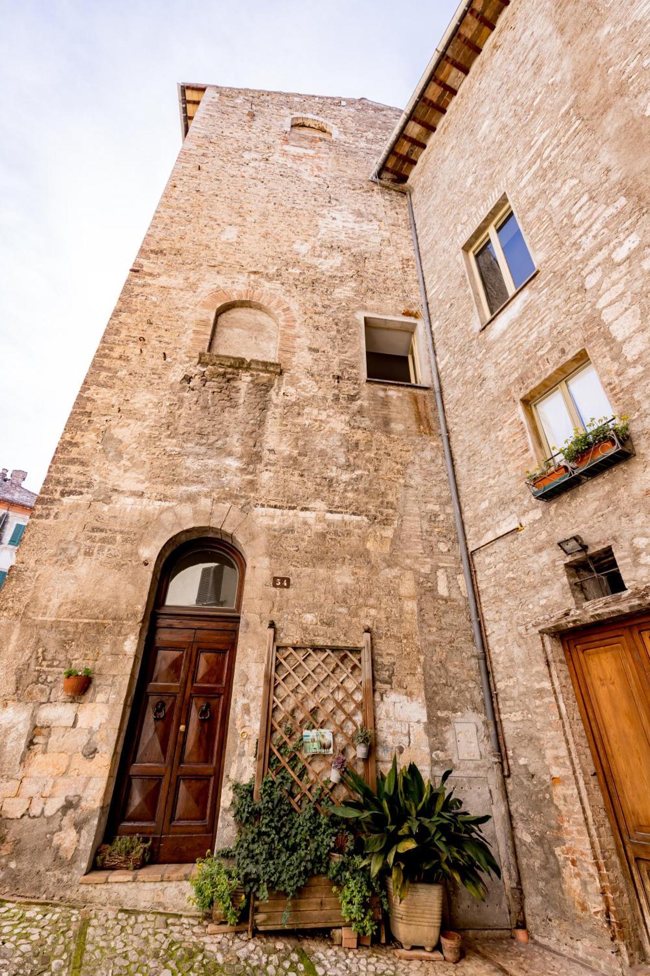 Appartamento In Centro Via Porta Fuga Spoleto Buitenkant foto